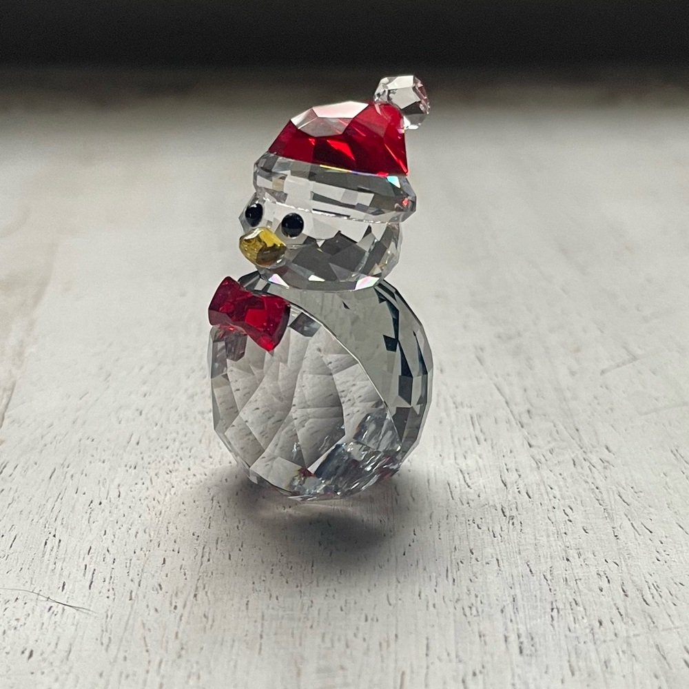 Swarovski crystal penguin with Santa hat - Picture 2 of 10